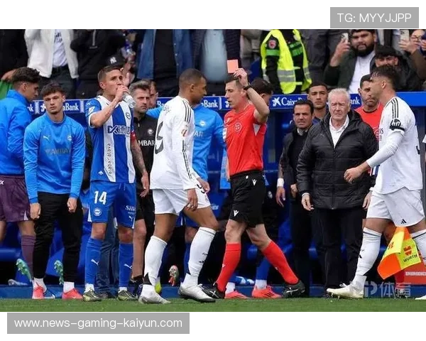 皇马通过换位制造混乱,对手难以盯防 皇马通过换位制造混乱,对手难以盯防