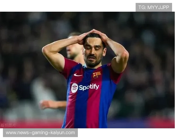 巴萨京多安禁区倒地爆射破网经验尽显